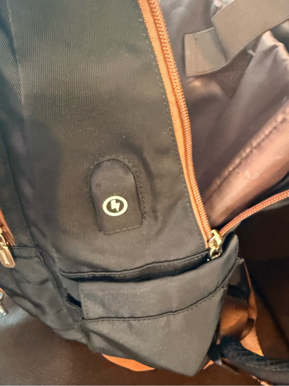 Lovevook 15.6 Black and Brown Backpack with charging station - Picture 6 of 11